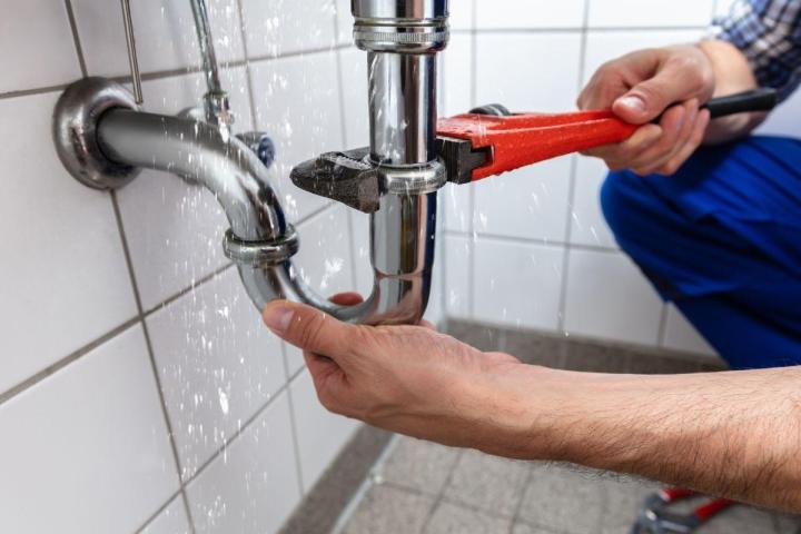 Travaux de plomberie, Alata